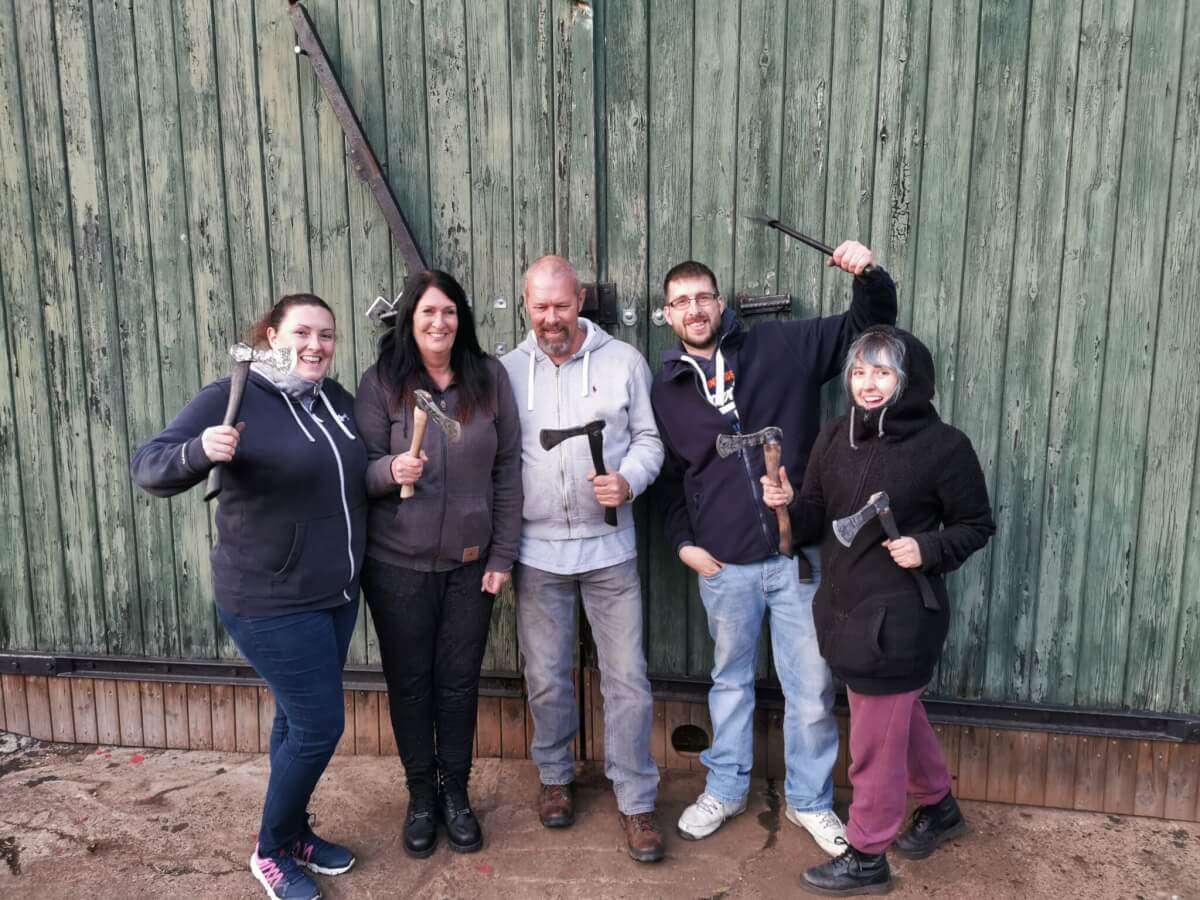 Throwing axe day Course - Image 7