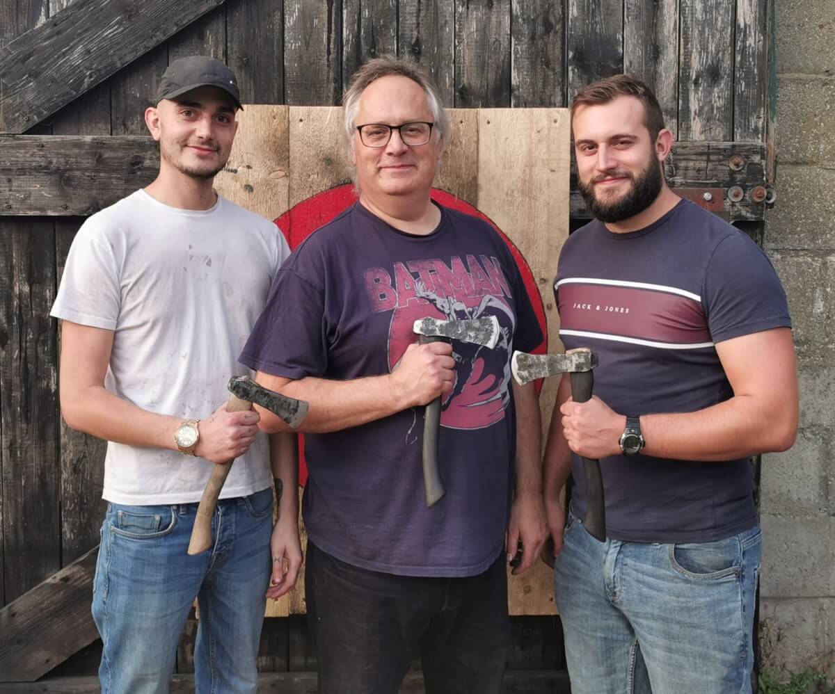 Throwing axe day Course - Image 2